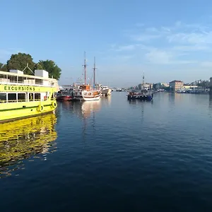 2 & Free Private Parking Apartament Zadar